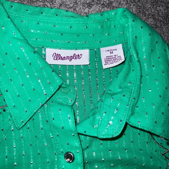 Wrangler button down - Picture 2 of 4